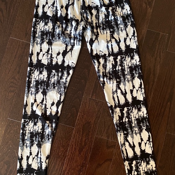 Leggings - Picture 1 of 3